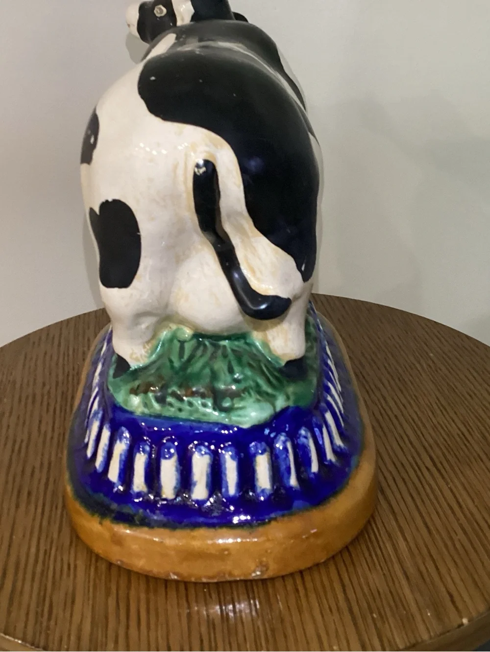 Vintage Majolica Style Large Ceramic Cow - Picture 4 of 5